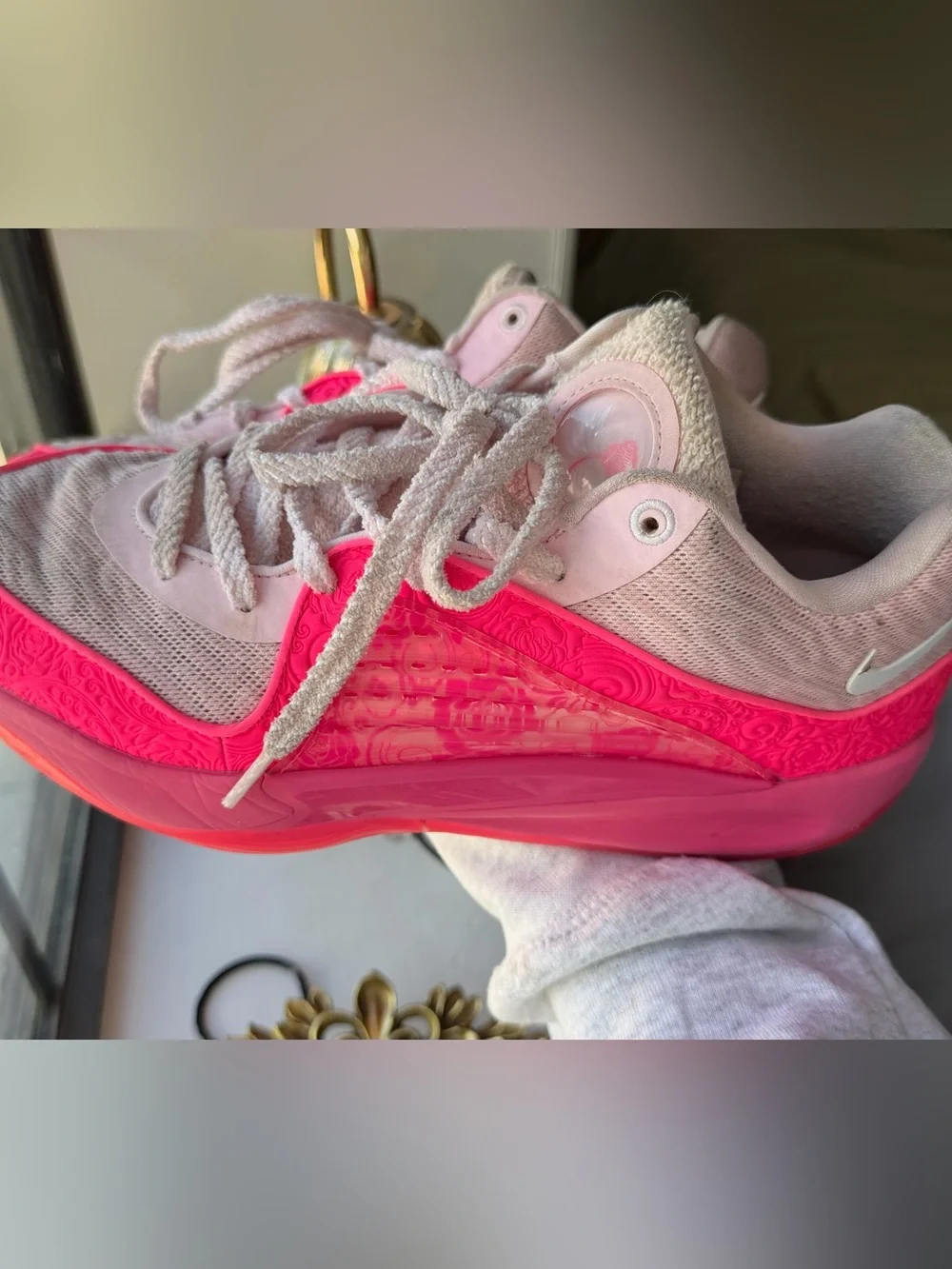 Nike Mens KD 15 Aunt pearl Hot Pink and Light Gray Low-Top Sneakers